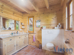 Bad - Natürlich. Individuell. Besonders. – Charmantes Blockhaus mit großzügigem Wohnambiente und Garten