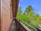 Balkon - Natürlich. Individuell. Besonders. – Charmantes Blockhaus mit großzügigem Wohnambiente und Garten