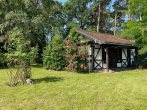 Gartenhaus - Gepflegtes Wohnhaus auf besonderem Grundstück mit Rosenbestand direkt am Waldrand