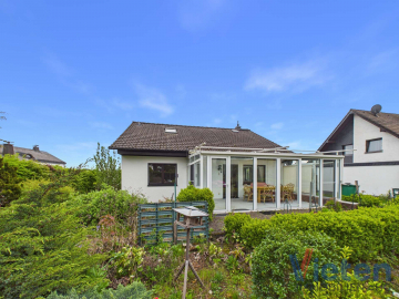 Wohnen in angenehmer Ruhe – Eigenheim mit Wintergarten und Wohlfühlcharakter, 53937 Schleiden, Bungalow