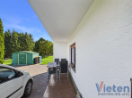 überdachter Eingang/Terrasse - Vermietetes Zweifamilienhaus – bereit für neue Eigentümer