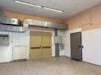 Raum mit Zugang zum Keller und zur Verkaufsfläche - Großzügige Gewerbefläche im Zentrum von Hellenthal