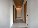 Diele - 3-Zimmer-Wohnung im Obergeschoss mit Gartennutzung und Stellplatz – Einbau-/Wandschränke vorhanden