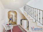Flur/ Treppenhaus (UG) - Zuhause mit Weitblick – Zweifamilienhaus mit traumhaftem Eifelblick und geschützter Terrasse