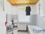 Badezimmer (Hs. Nr. 7, EG, rechts) - Mehrfamilienhaus-Ensemble mit 8 Wohneinheiten und Sanierungspotenzial
