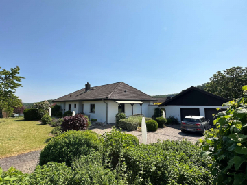 Top gepflegter komfortabler Bungalow mit Einliegerwohnung in idyllischer Wohnlage, 53947 Nettersheim, Einfamilienhaus