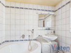 Bad - Familienfreundliches Zuhause mit Nebengebäuden und schönem Garten