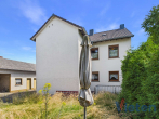 Außenansicht - Familienfreundliches Zuhause mit Nebengebäuden und schönem Garten