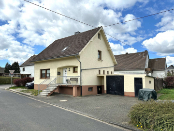 Gemütliches Einfamilienhaus mit Charme sucht neue Eigentümer!, 53925 Kall, Einfamilienhaus