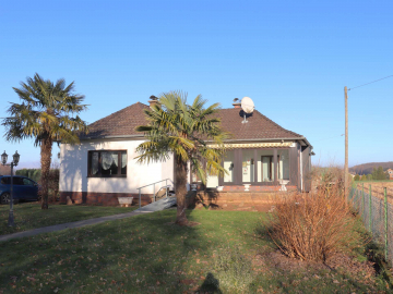 Urlaubsflair garantiert! Bungalow mit Potential und großem Gartengrundstück, 53909 Zülpich, Haus
