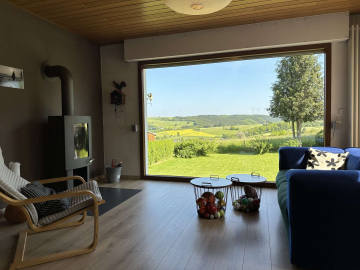 Ein Zuhause mit tollem Eifelblick, selbst vom Sofa aus!, 53940 Hellenthal, Einfamilienhaus