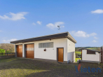Garagenkomplex - Großzügiges Wohnhaus mit flexibler Nutzung und Garagenensemble in ruhiger Eifellage