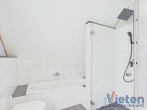 Wannen-Duschbad-WC - Modernes Einfamilienhaus mit Garten und Garage