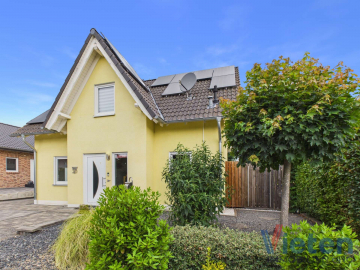 Modernes Einfamilienhaus mit Garten und Garage, 53894 Mechernich, Einfamilienhaus