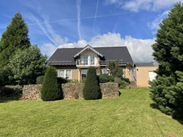 Sie suchen ein lichtdurchflutetes Einfamilienhaus mit Ausblick ins Grüne?, 53947 Nettersheim, Haus