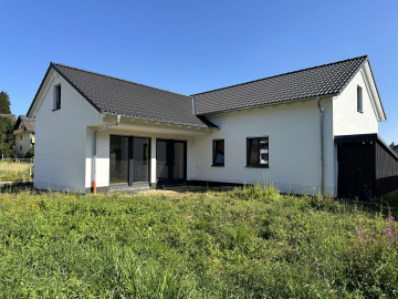 Sie suchen ein neu errichtetes & schickes Wohnhaus mit Garten zur Miete? (Gartenaufbau im August 24), 53925 Kall, Haus