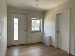 Diele - Sie suchen ein neu errichtetes & schickes Wohnhaus mit Garten zur Miete? (Gartenaufbau im August 24)
